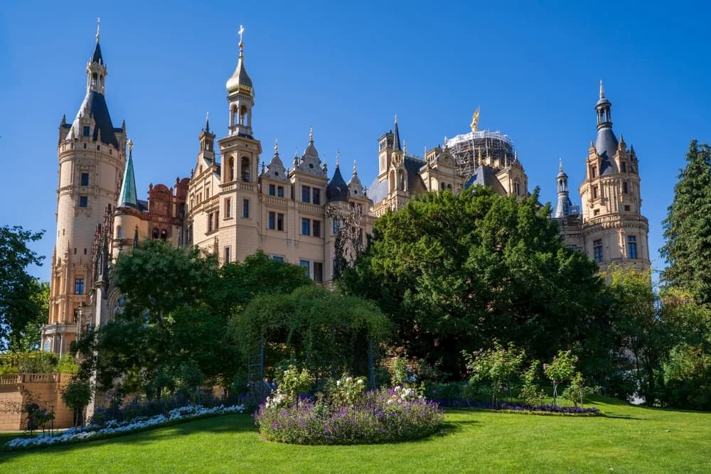 Who Buys Castles (And Why) in 2026? Inside the World of Castle Buyers