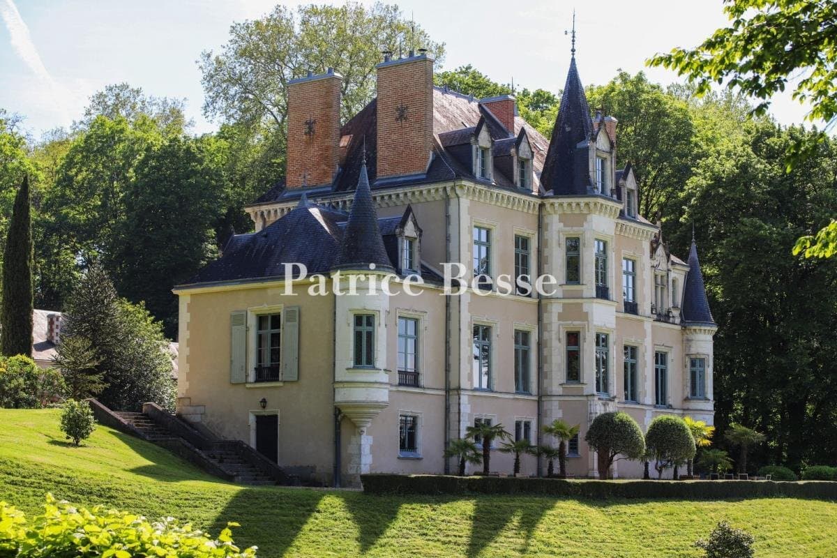 Neo-Gothic Château With Historical Grounds And Outbuildings — Château for sale in Sarthe, France